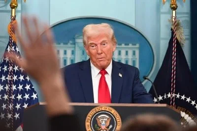 Трамп знайшов спосіб бомбити цивільні об'єкти Ірану без звинувачень у злочинах, – Politico